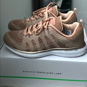 apl techloom pro rose gold